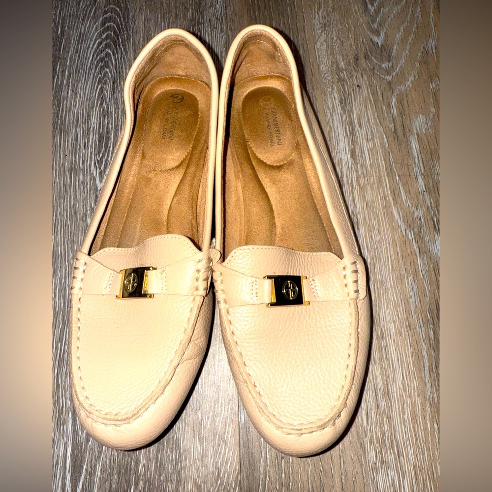 Giani Bernini Beige Solid Closed Toe Leather Size 6.5M non-slip